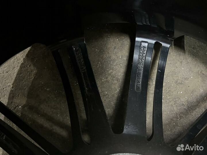 R19 Bridgestone Potenza S001 255/35, PCD 5x120 DIA 72.6