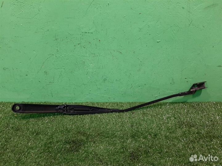 Поводок стеклоочистителя правый Ford Kuga CBV 2011