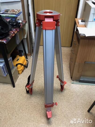 Штатив для теодолита