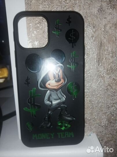 Чехол на iPhone 13