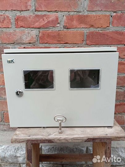 Распределительный щит (корпус металлический)