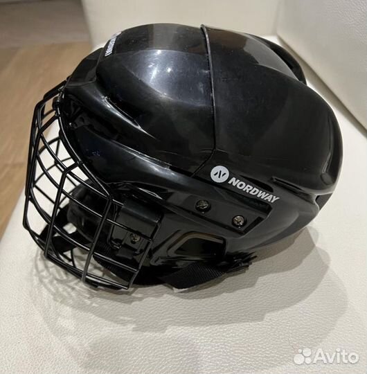 Шлем хоккейный