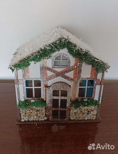 Домик деревянный