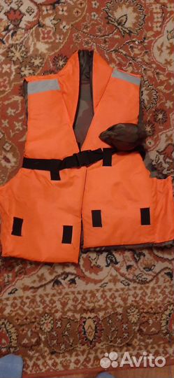 Спасательный жилет