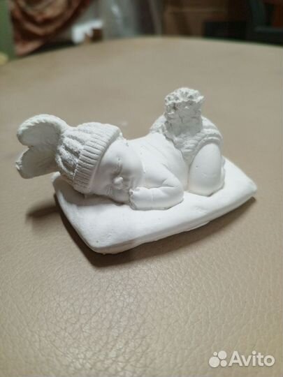 Сувениры фигурки