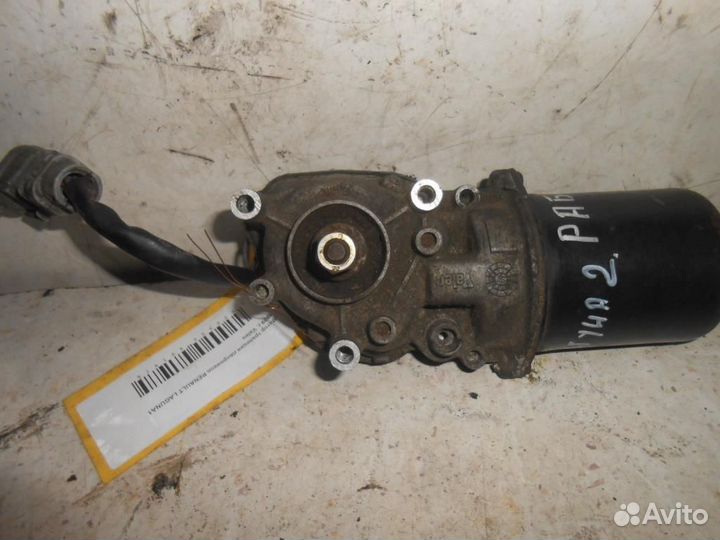 Моторчик стеклоочистителя передний Renault Laguna