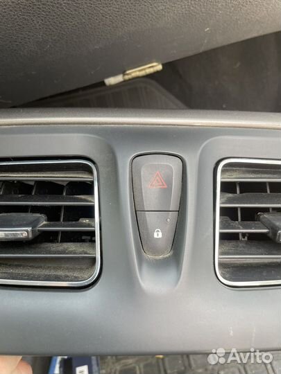 Рамка для магнитолы renault logan 2