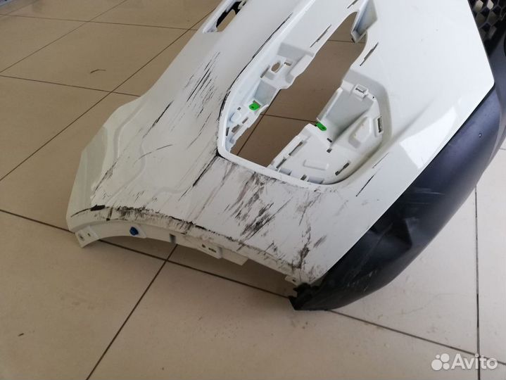 Передний бампер Discovery Sport