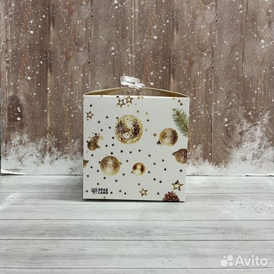 Новогодняя подарочная коробка 