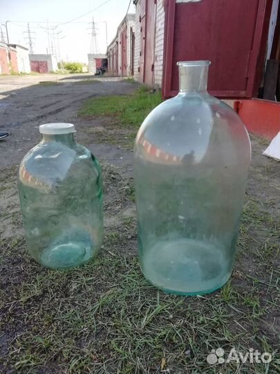 Бутыль стеклянная. 10 и 20 литров