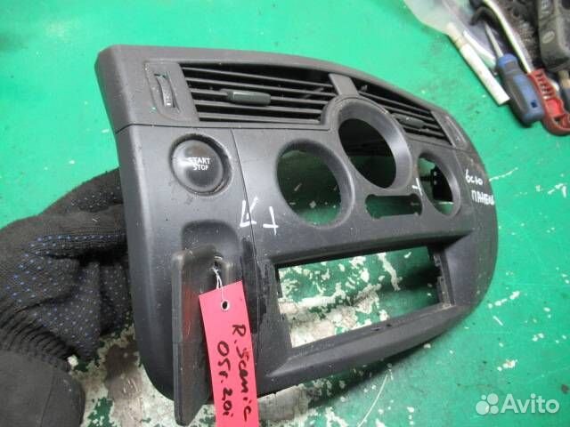 Рамка магнитолы Renault Scenic 2 2005 8200125077