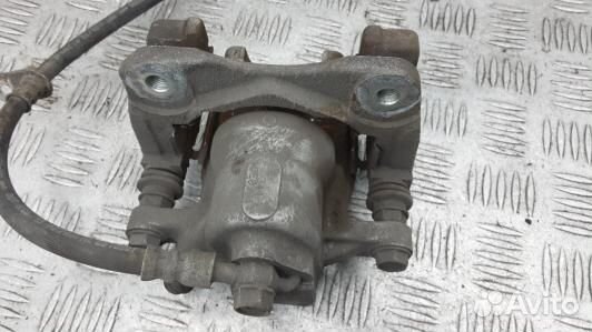 Суппорт тормозной задний левый toyota camry V50 (7