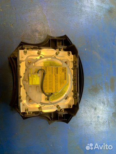 Подушка безопасности в руль Subaru Impreza GC 2.0