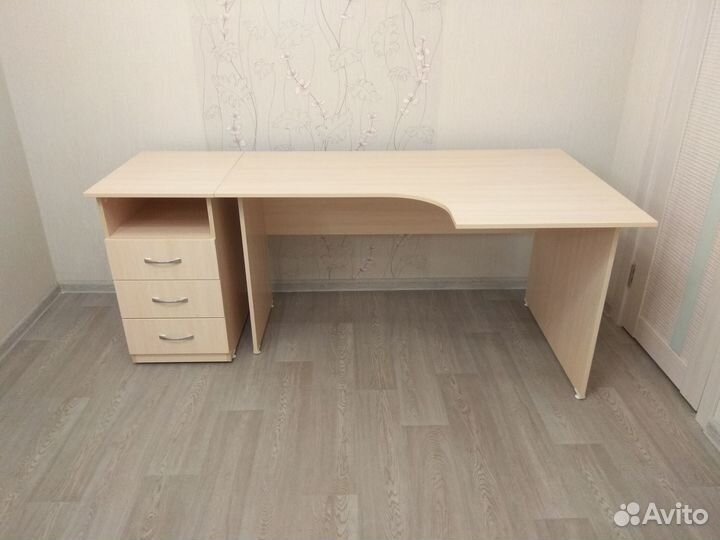 Столы и тумбы