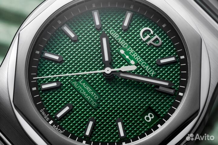 Часы Girard-Perregaux Laureato 42mm (Новые)