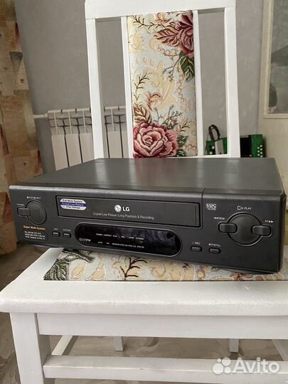 Видеомагнитофон lg