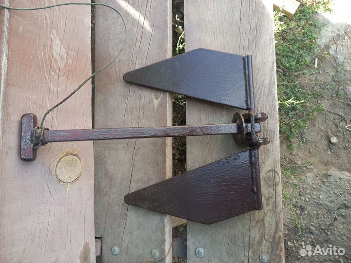 Якорь для лодки