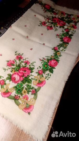 Старинный платок из тонкой набивной шерсти