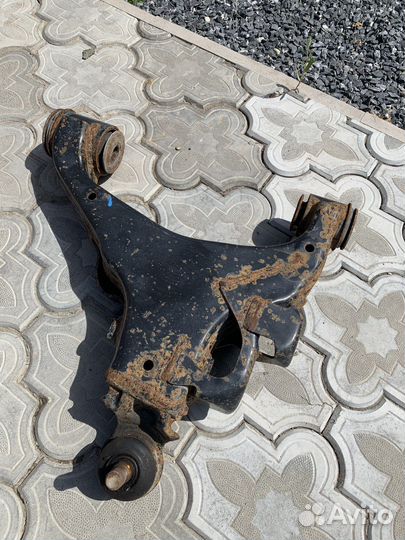 Нижний рычаг lexus lx450d