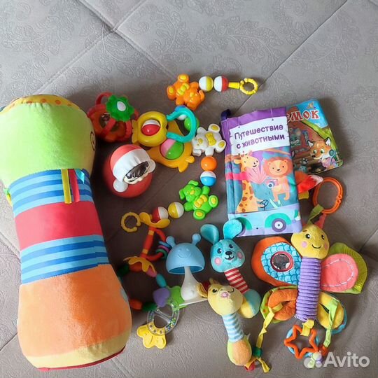 Игрушки для малышей пакетом