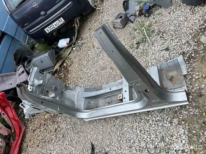 Порог ланжерон левый, правый порог Nissan Note е11