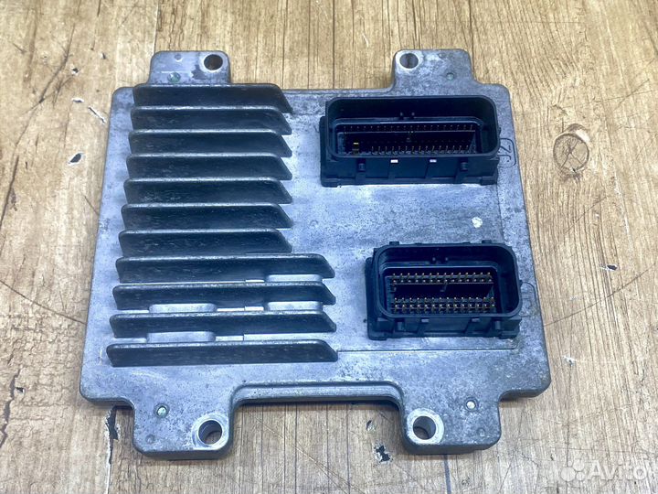 Блок управления двигателем эбу Opel Astra J