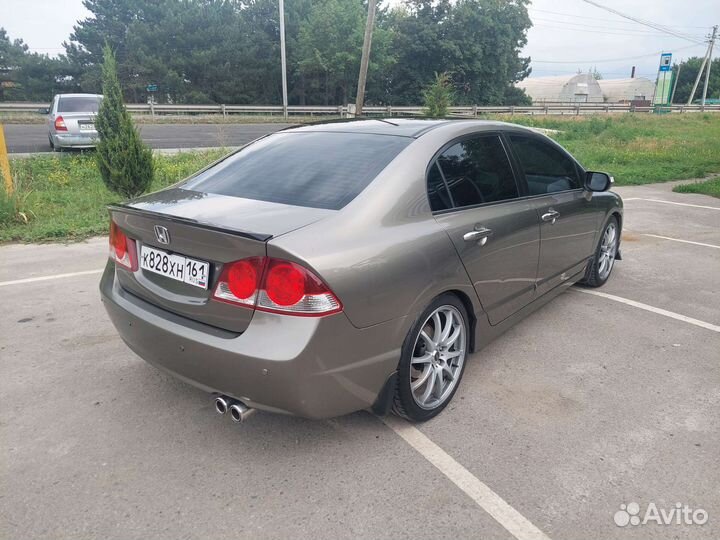 Задние фонари honda civic 4d оригинал