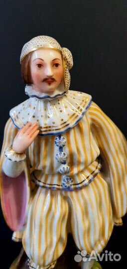 Парные фарфоровые статуэтки, 19век