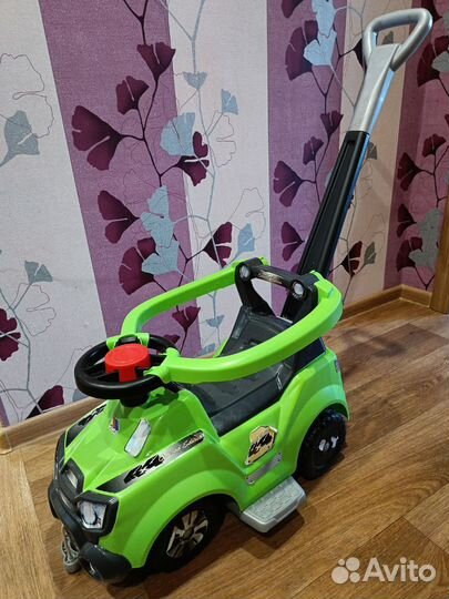 Машинка-каталка детская с родительской ручкой