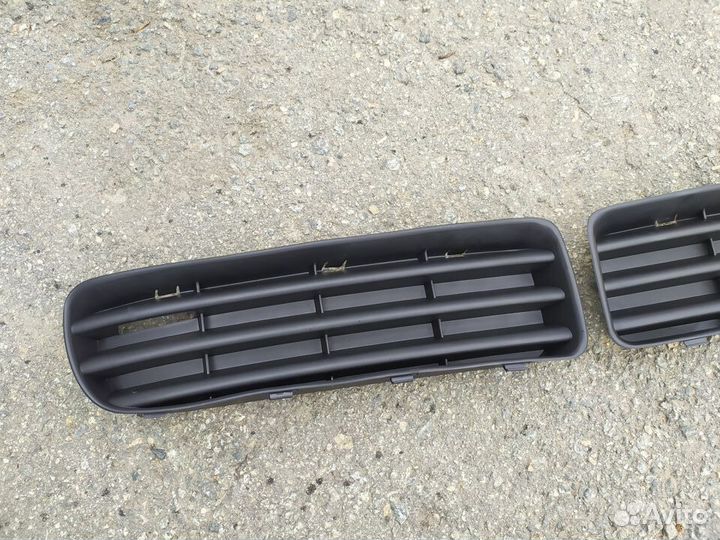 Новая решетка бампера боковая Skoda Octavia Tour