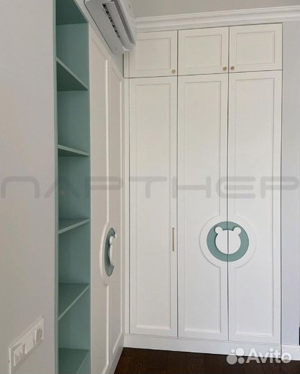 Шкаф распашной