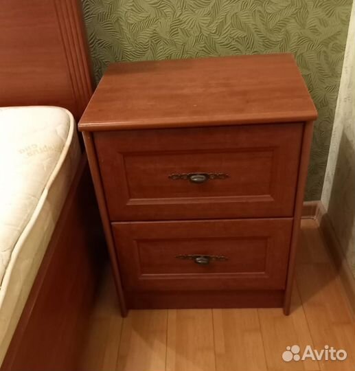 Спальный гарнитур кровать тумбы комод