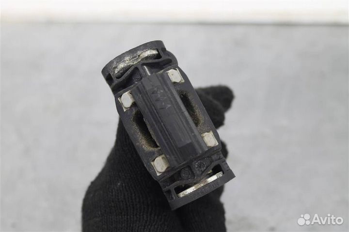 Ограничитель двери задней Volvo XC90 2014-2019