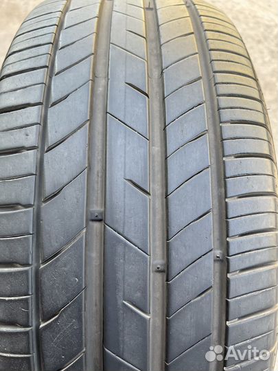 Kumho Ecsta HS52 235/55 R17 103W