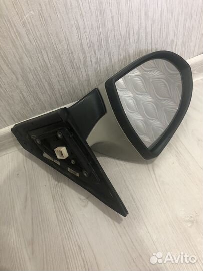 Автомобильное зеркало