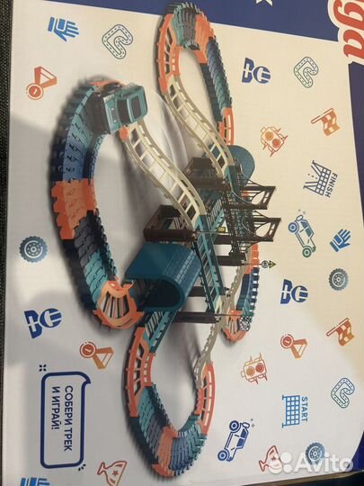 Гибкий автотрек с машинкой