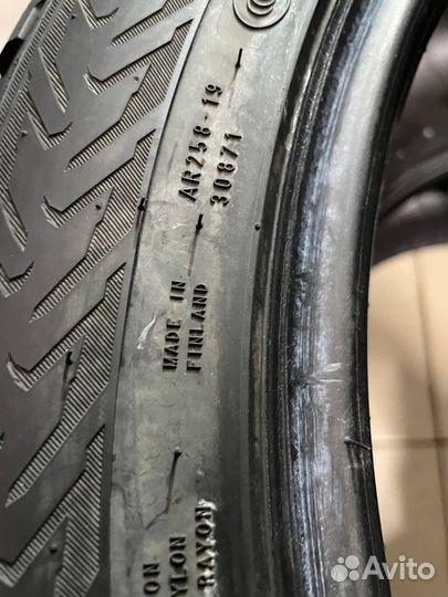 Nokian Tyres Hakkapeliitta 8 245/45 R18