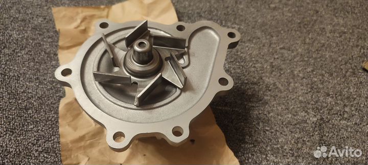 Водяной насос помпа Opel Monterey 3.0TD