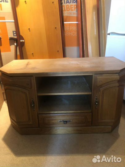 Тумба для аппаратуры и тв