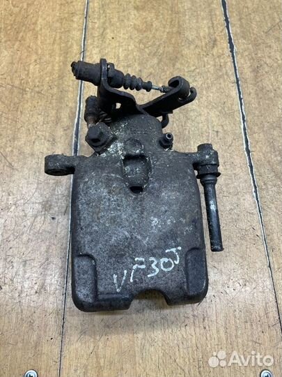 Тормозной суппорт задний правый Opel Insignia