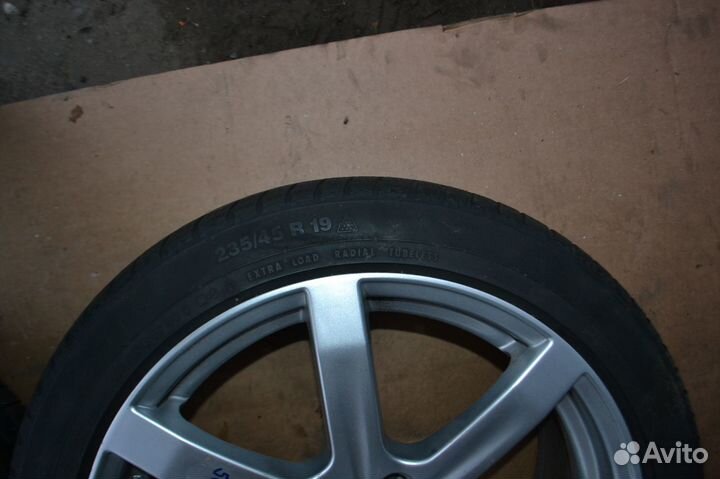 Диски R19 с зимними шинами 235 45 19