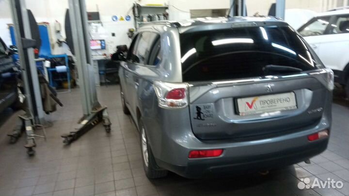 Mitsubishi Outlander 2.0 CVT, 2012, 240 797 км