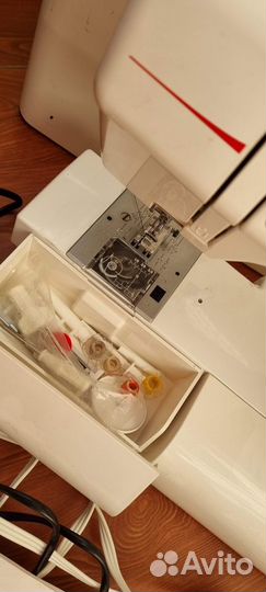 Швейная машина Janome W 23 U