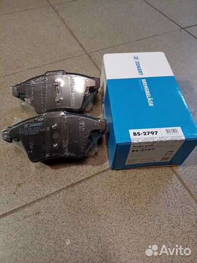 Передние тормозные колодки VW Multivan Transporter