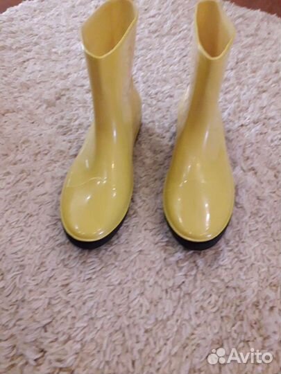 Женские резиновые сапоги