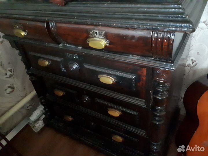 Антикварный комод