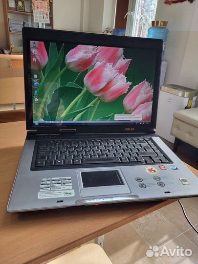 Ноутбук asus