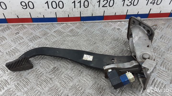 Педаль тормоза Kia Sorento рест. 2007