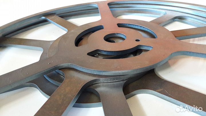 Лазерная резка и гравировка на металле