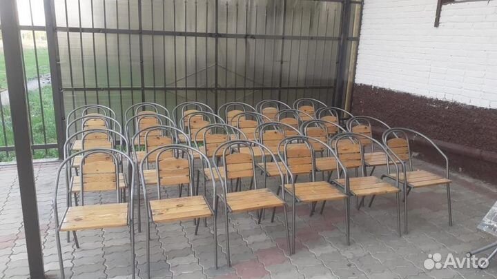 Столы и стулья